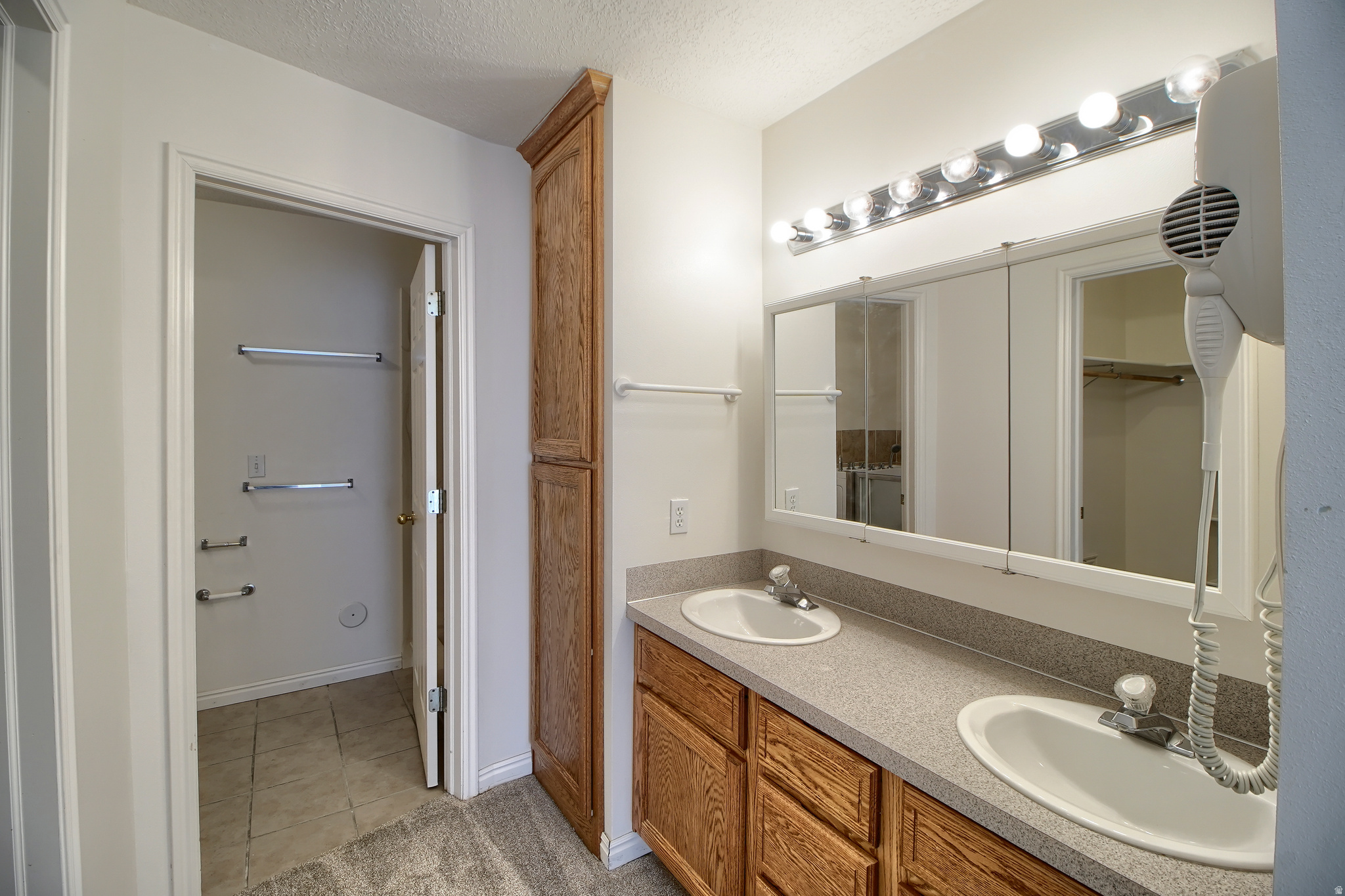 EAGLE RIDGE - Residential