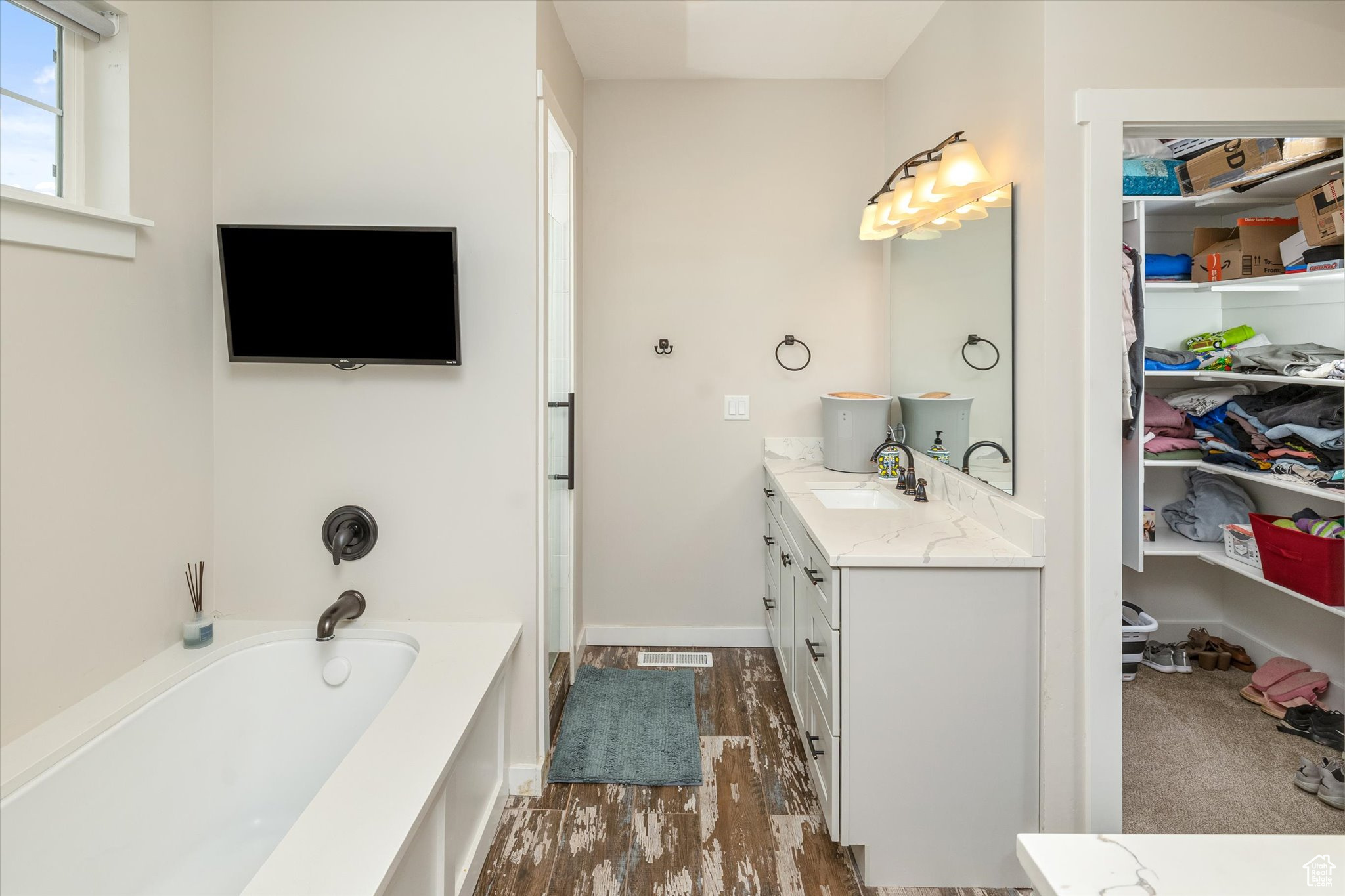 FOOTHILL ESTATE - Residential