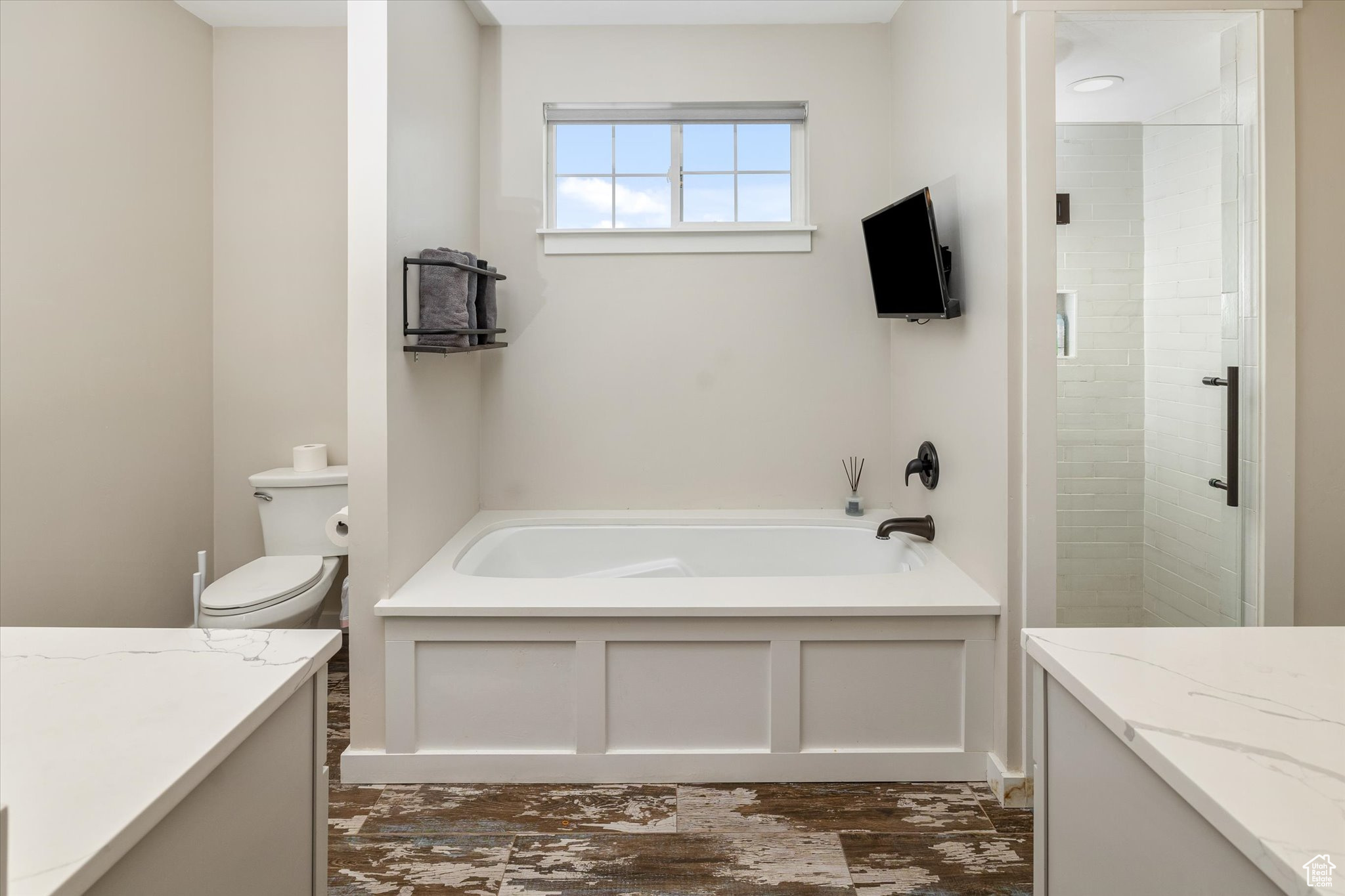 FOOTHILL ESTATE - Residential