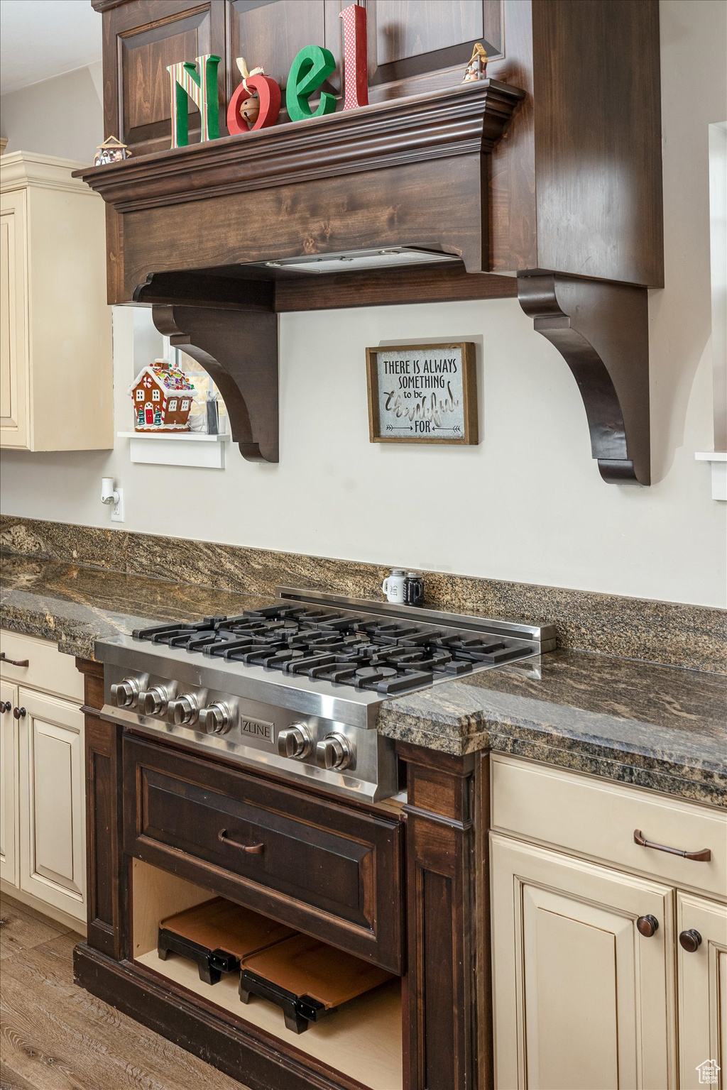 FOOTHILL ESTATE - Residential