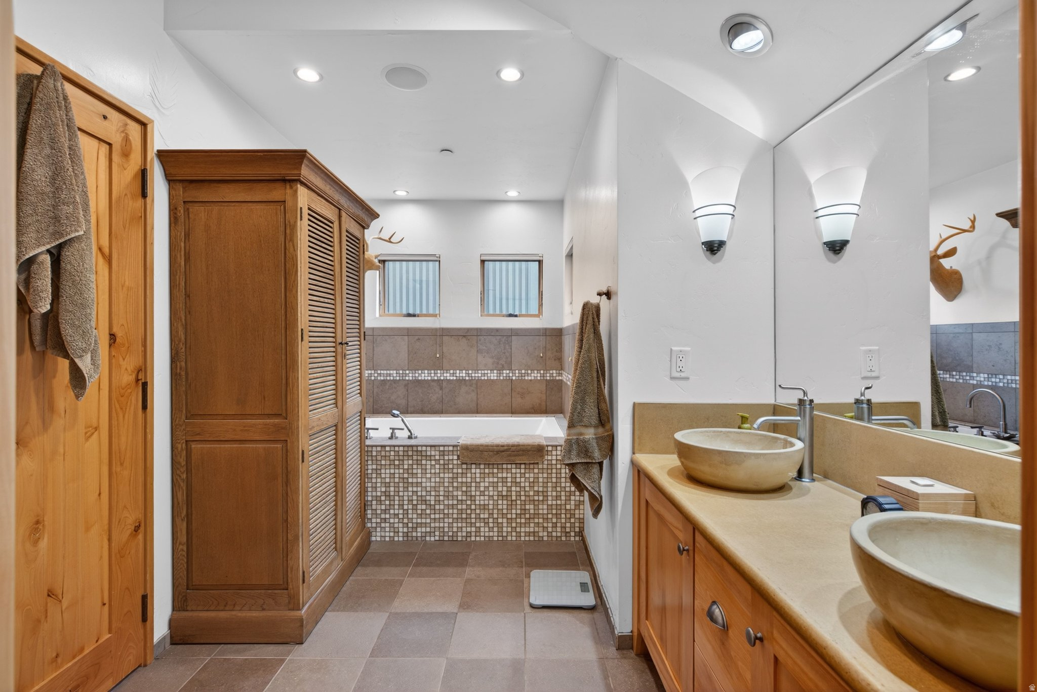 RESIDENCES AT KINGS CROWN CONDOMINIUM - Residential