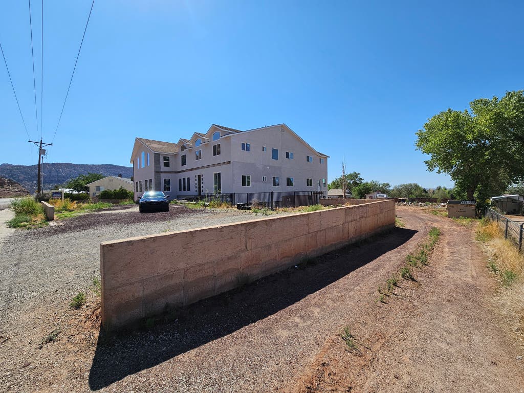 Photo of 445 W UTAH AVE, Hildale, UT 84784 (MLS # 2175826)