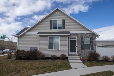 Photo of 1042 W 500 S, Provo, UT 84601 (MLS # 2139013)