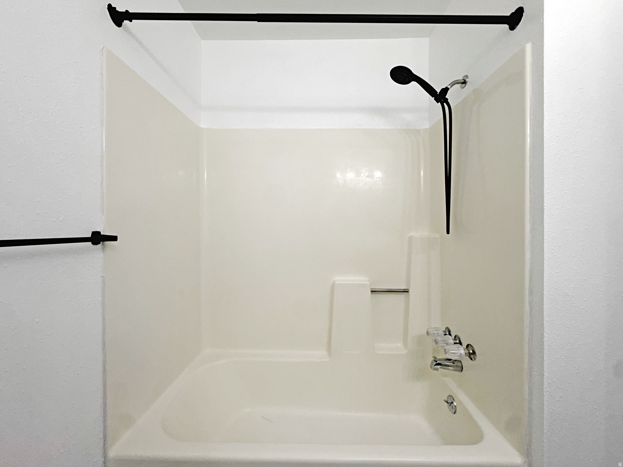 COVENTRY MANOR - Residential