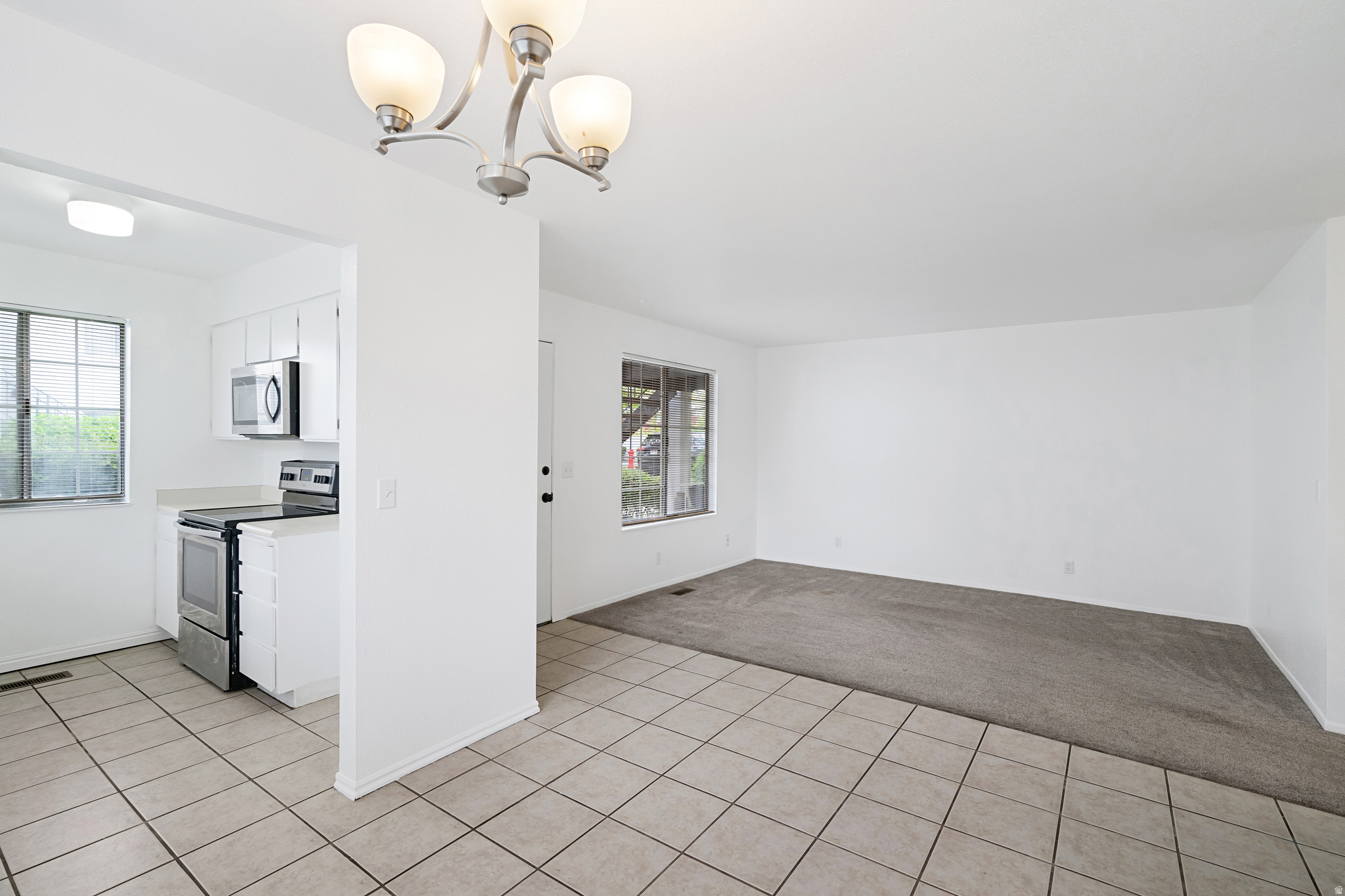 COVENTRY MANOR - Residential