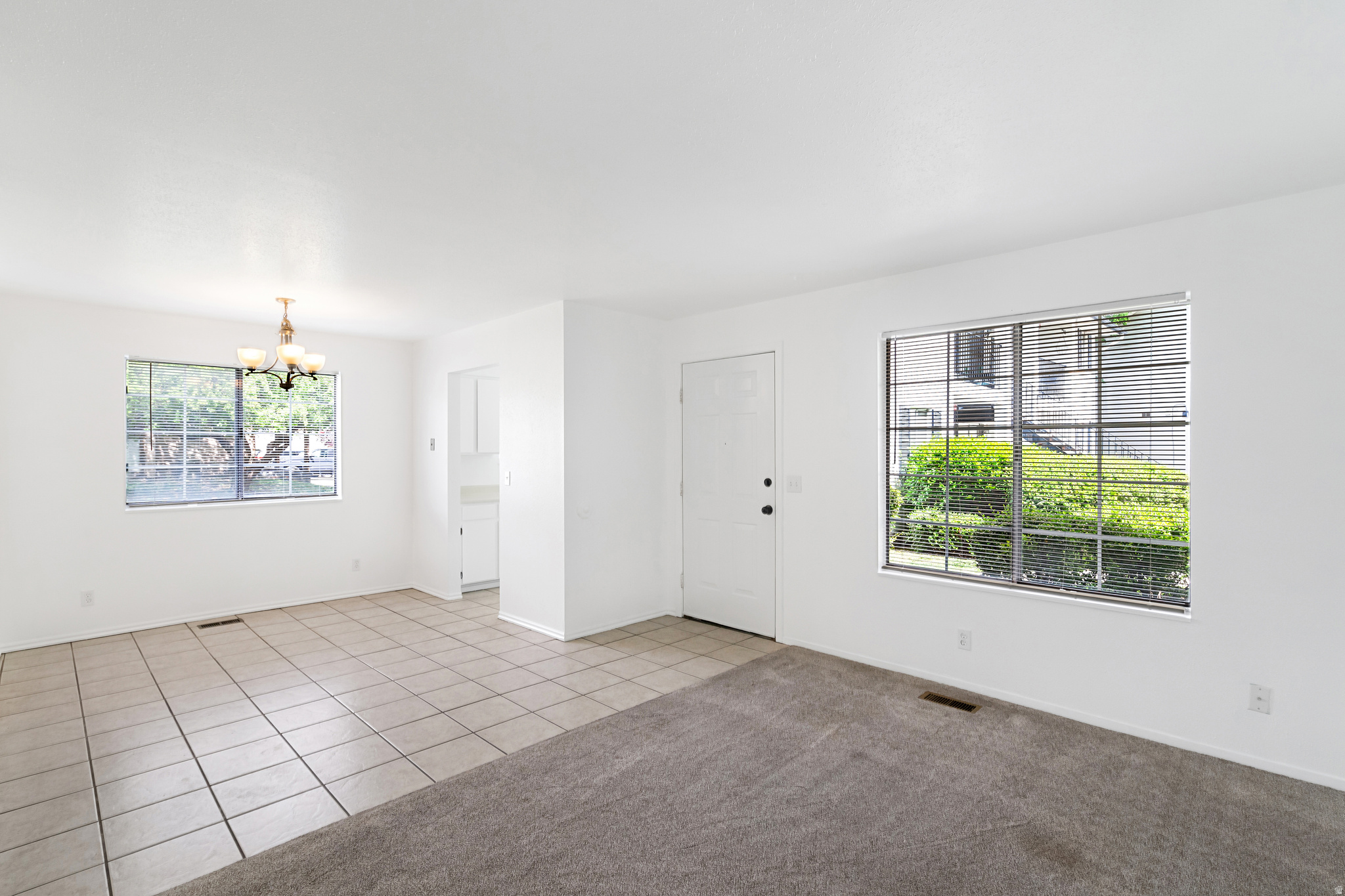 COVENTRY MANOR - Residential