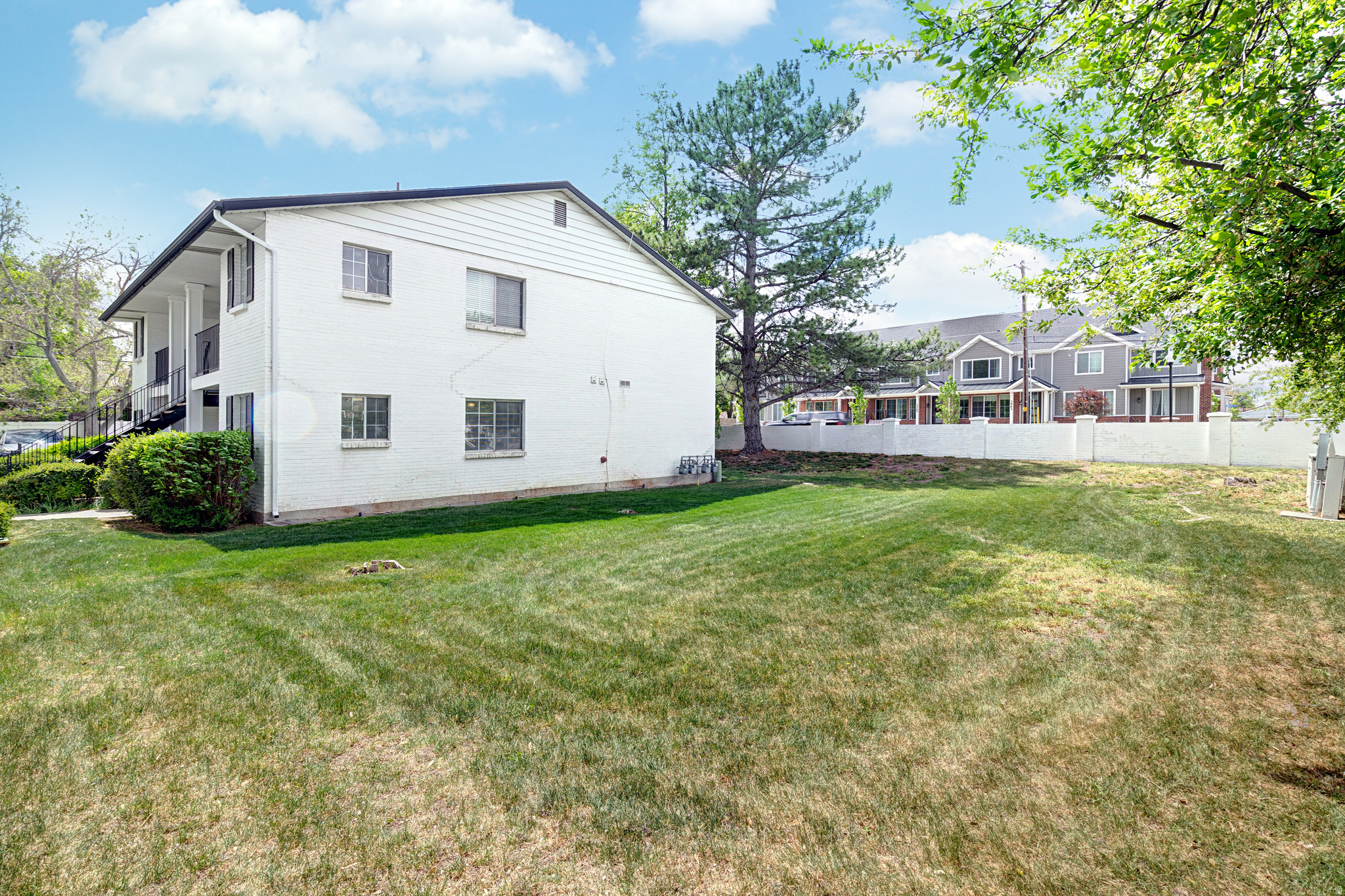 COVENTRY MANOR - Residential