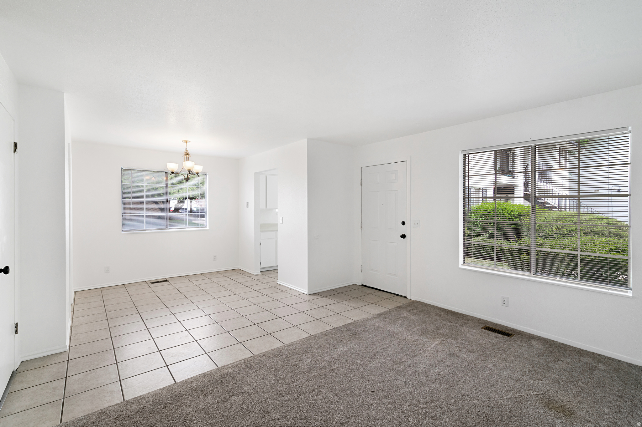 COVENTRY MANOR - Residential