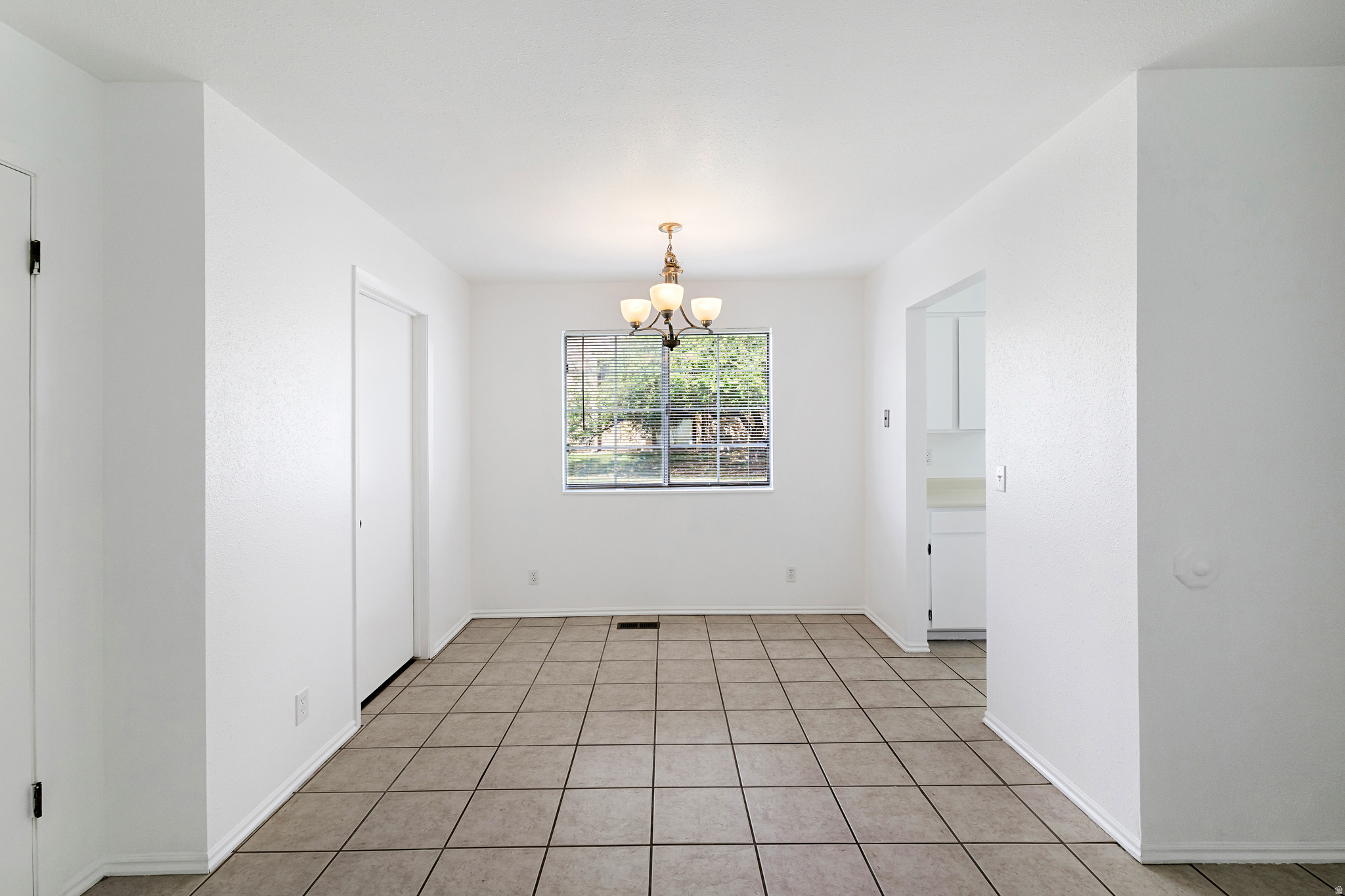 COVENTRY MANOR - Residential