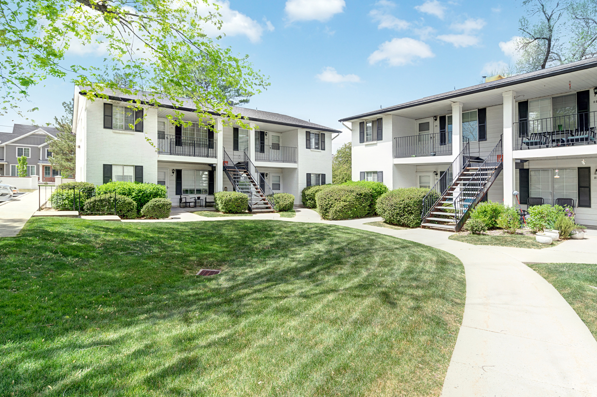 COVENTRY MANOR - Residential