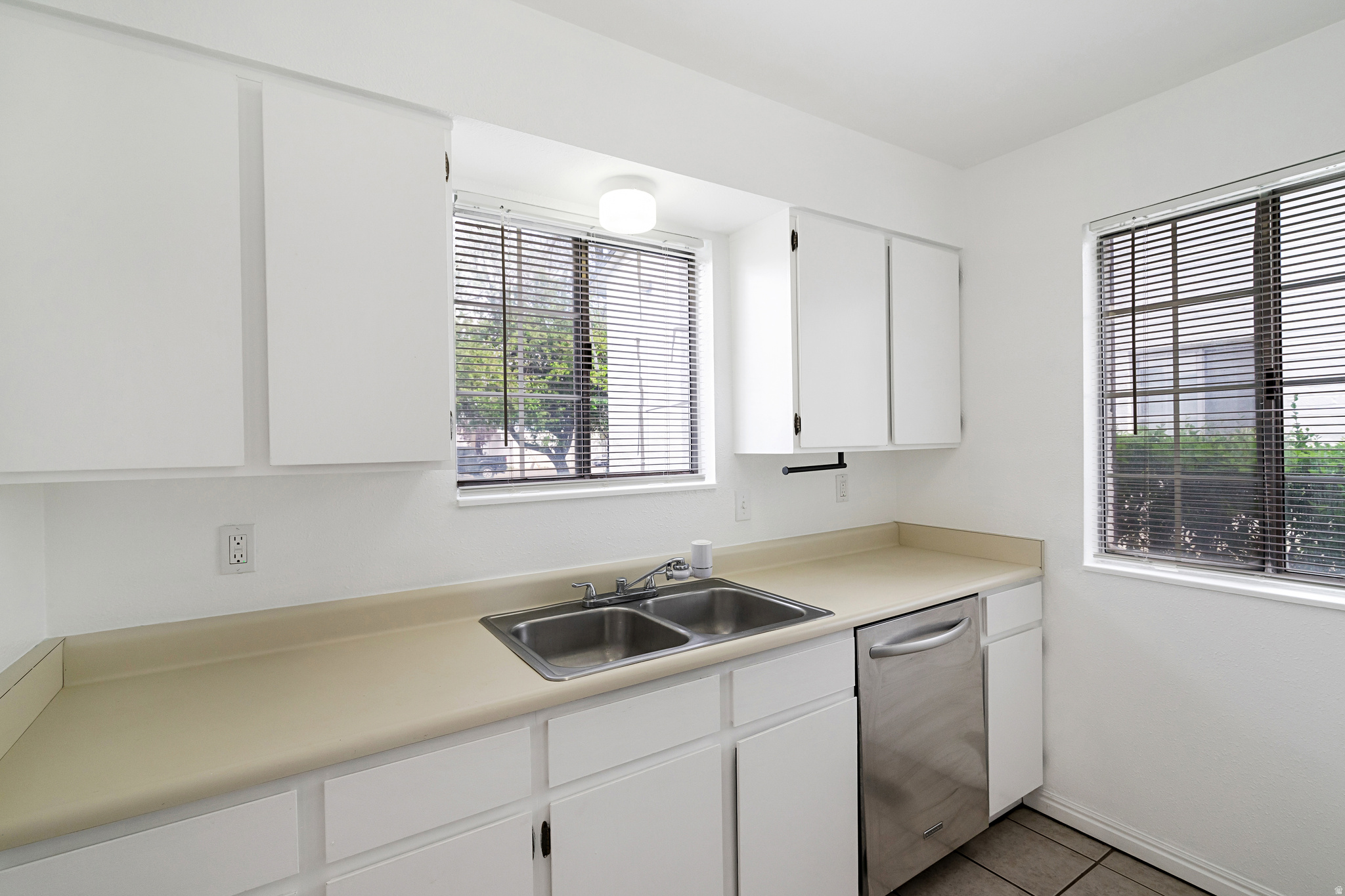 COVENTRY MANOR - Residential