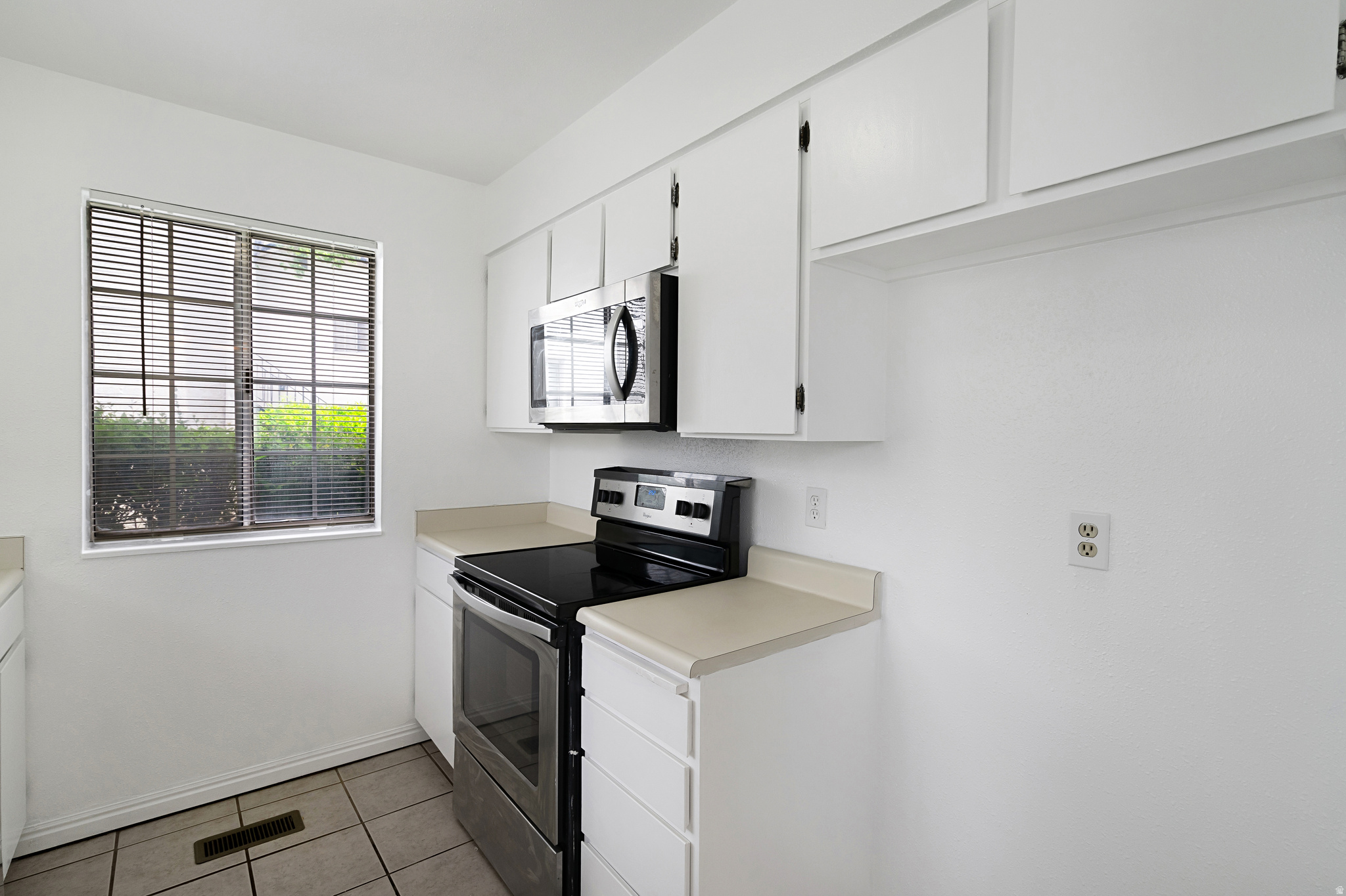 COVENTRY MANOR - Residential