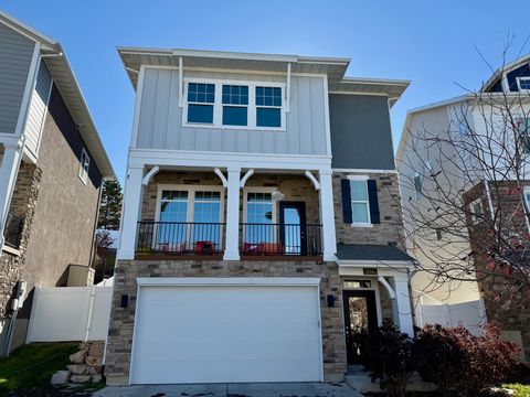 Photo of 958 E DEER ARCH LN, Draper, UT 84020 (MLS # 2120882)