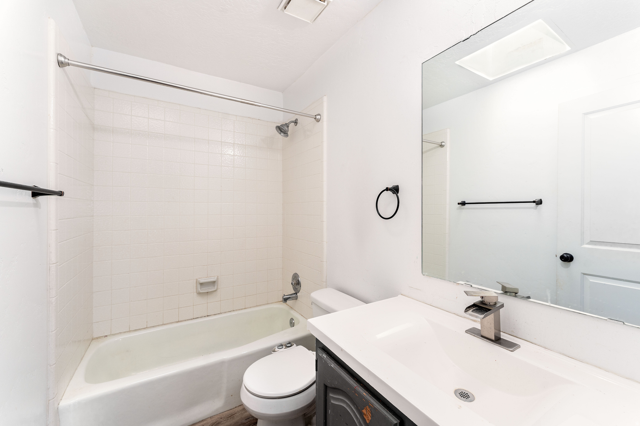 PAINTED HILLS ESTATE - Residential