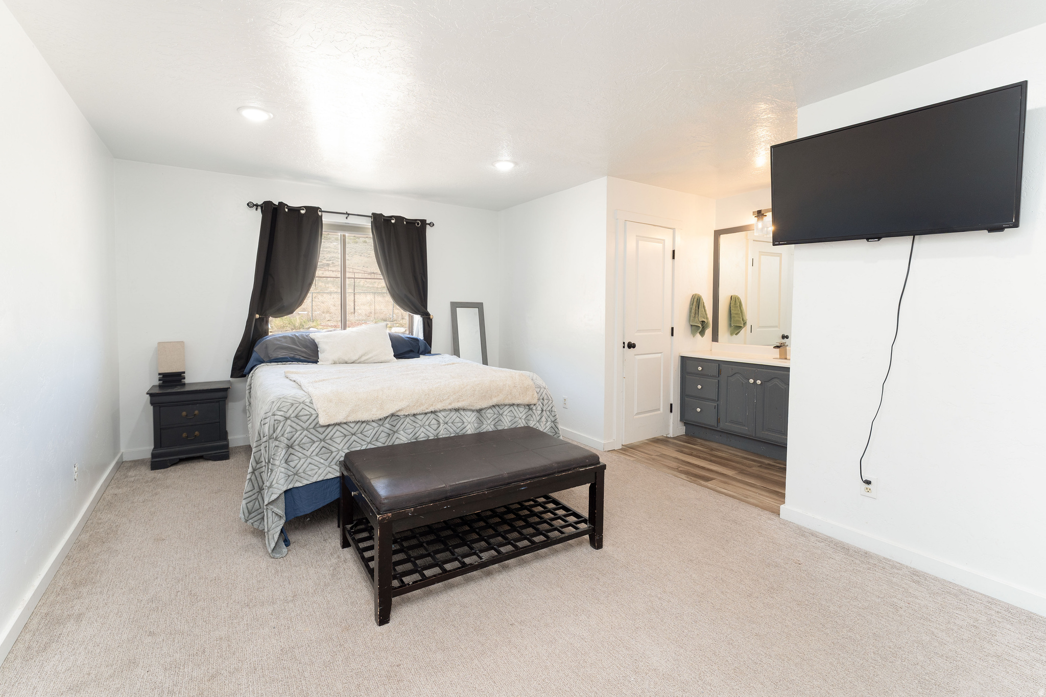 PAINTED HILLS ESTATE - Residential