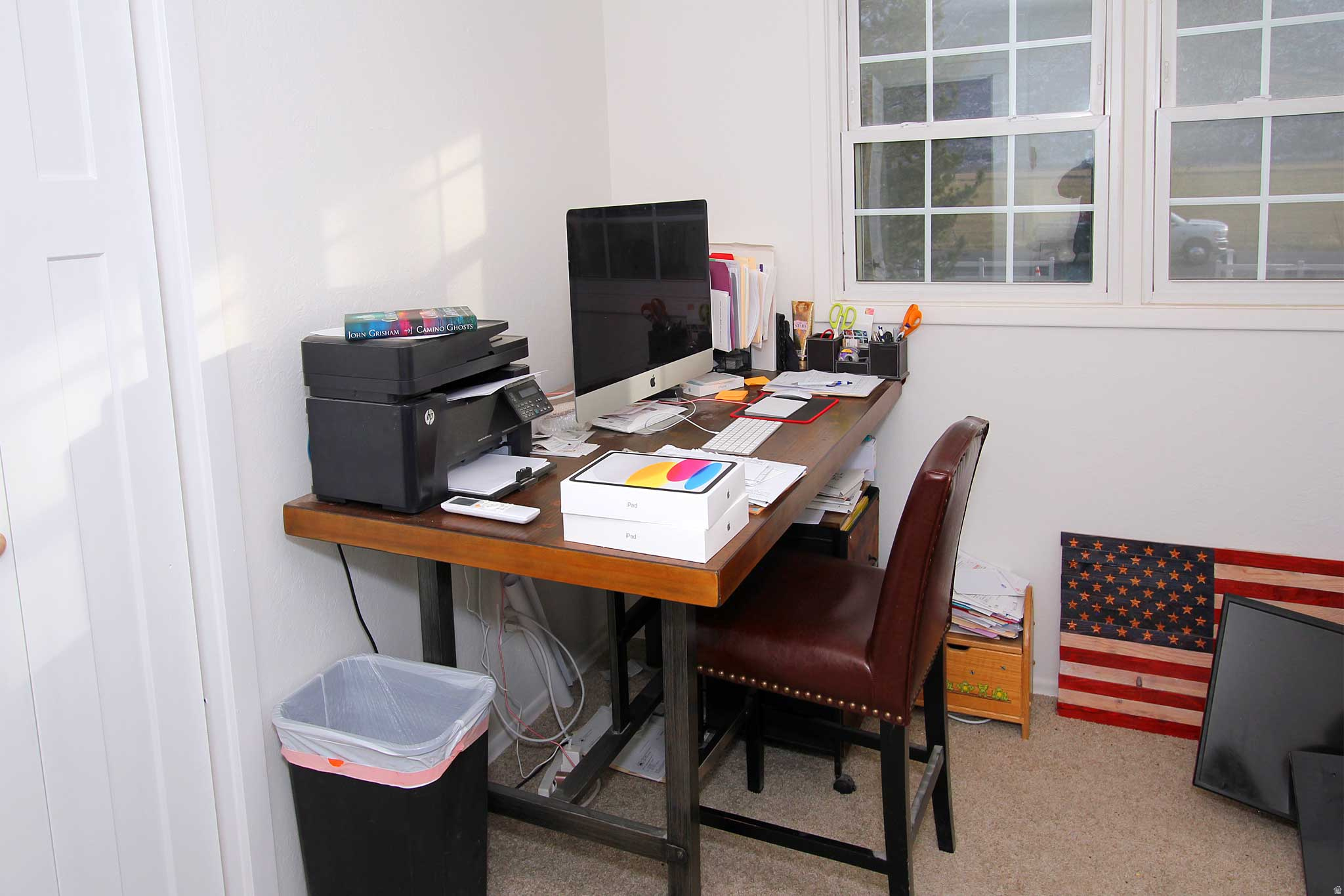 Main image without alt text