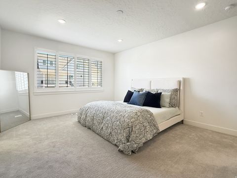Tiny photo for 916 N ROCKY MOUNTAIN WAY, Elk Ridge, UT 84651 (MLS # 2149189)