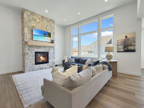 Tiny photo for 916 N ROCKY MOUNTAIN WAY, Elk Ridge, UT 84651 (MLS # 2149189)