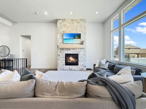 Tiny photo for 916 N ROCKY MOUNTAIN WAY, Elk Ridge, UT 84651 (MLS # 2149189)