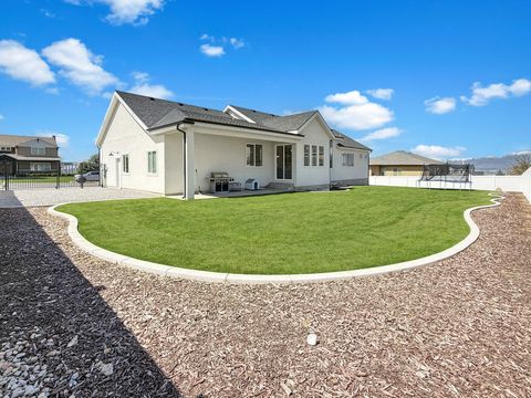 Tiny photo for 916 N ROCKY MOUNTAIN WAY, Elk Ridge, UT 84651 (MLS # 2149189)