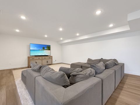 Tiny photo for 916 N ROCKY MOUNTAIN WAY, Elk Ridge, UT 84651 (MLS # 2149189)