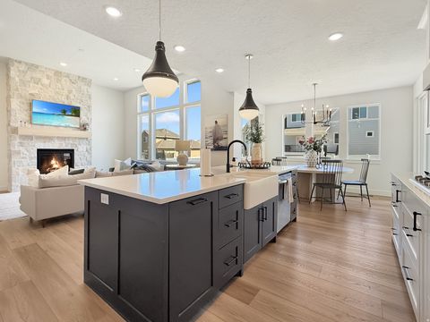 Tiny photo for 916 N ROCKY MOUNTAIN WAY, Elk Ridge, UT 84651 (MLS # 2149189)