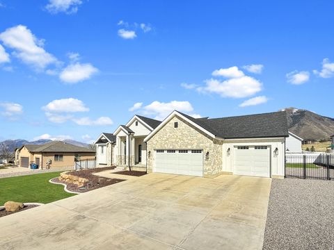 Tiny photo for 916 N ROCKY MOUNTAIN WAY, Elk Ridge, UT 84651 (MLS # 2149189)