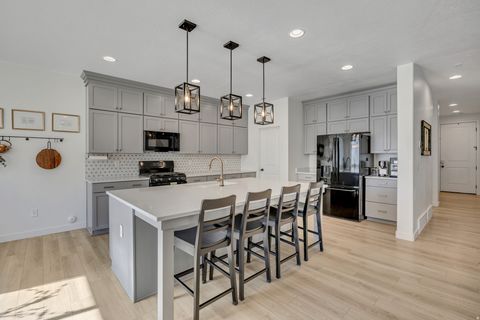 Tiny photo for 3263 S LINCOLN LN, Syracuse, UT 84075 (MLS # 2159388)