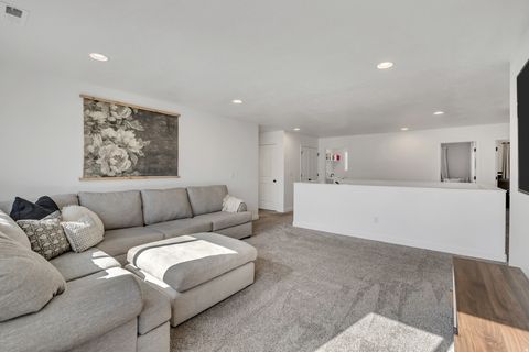Tiny photo for 3263 S LINCOLN LN, Syracuse, UT 84075 (MLS # 2159388)