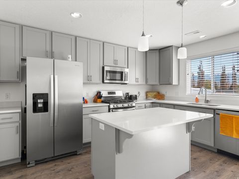 Tiny photo for 1512 W PARKVIEW DR S, Syracuse, UT 84075 (MLS # 2154278)