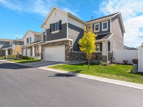 Tiny photo for 1512 W PARKVIEW DR S, Syracuse, UT 84075 (MLS # 2154278)