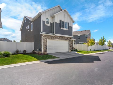 Tiny photo for 1512 W PARKVIEW DR S, Syracuse, UT 84075 (MLS # 2154278)