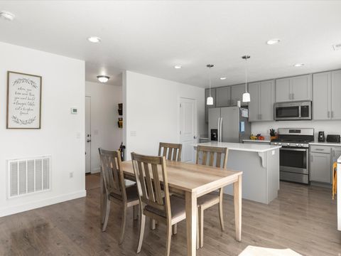 Tiny photo for 1512 W PARKVIEW DR S, Syracuse, UT 84075 (MLS # 2154278)