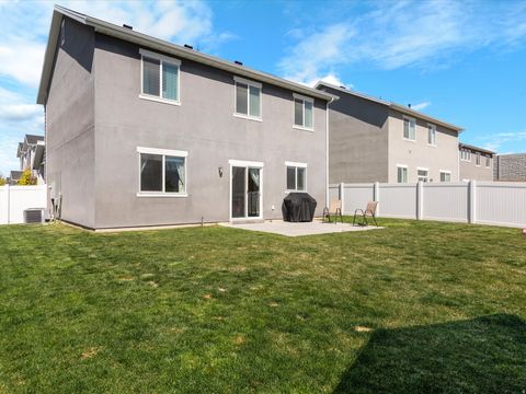 Tiny photo for 1512 W PARKVIEW DR S, Syracuse, UT 84075 (MLS # 2154278)