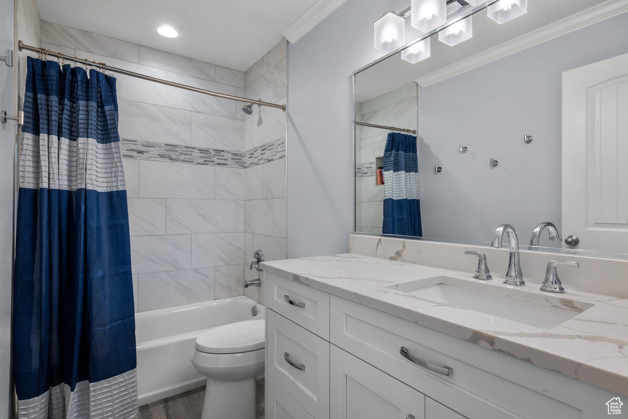 THE CEDARS - Residential