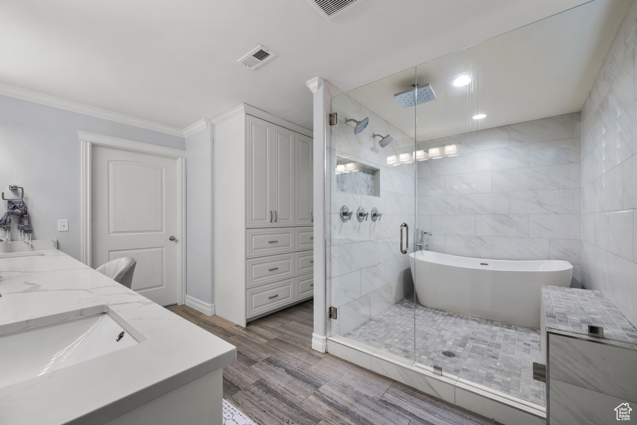 THE CEDARS - Residential