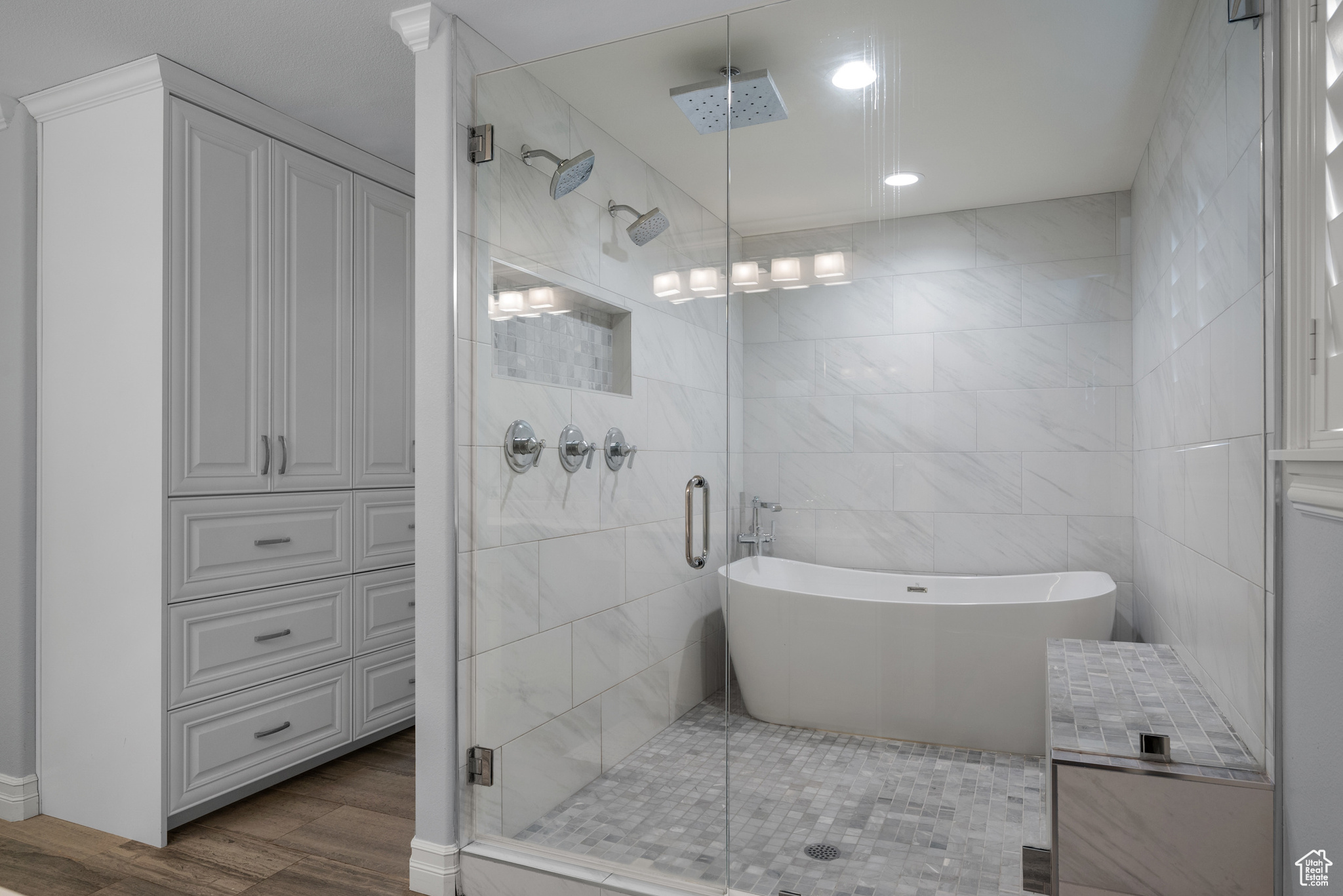 THE CEDARS - Residential