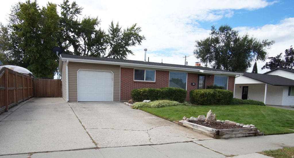 Photo of 416 E 8260 S, Sandy, UT 84070 (MLS # 2150854)