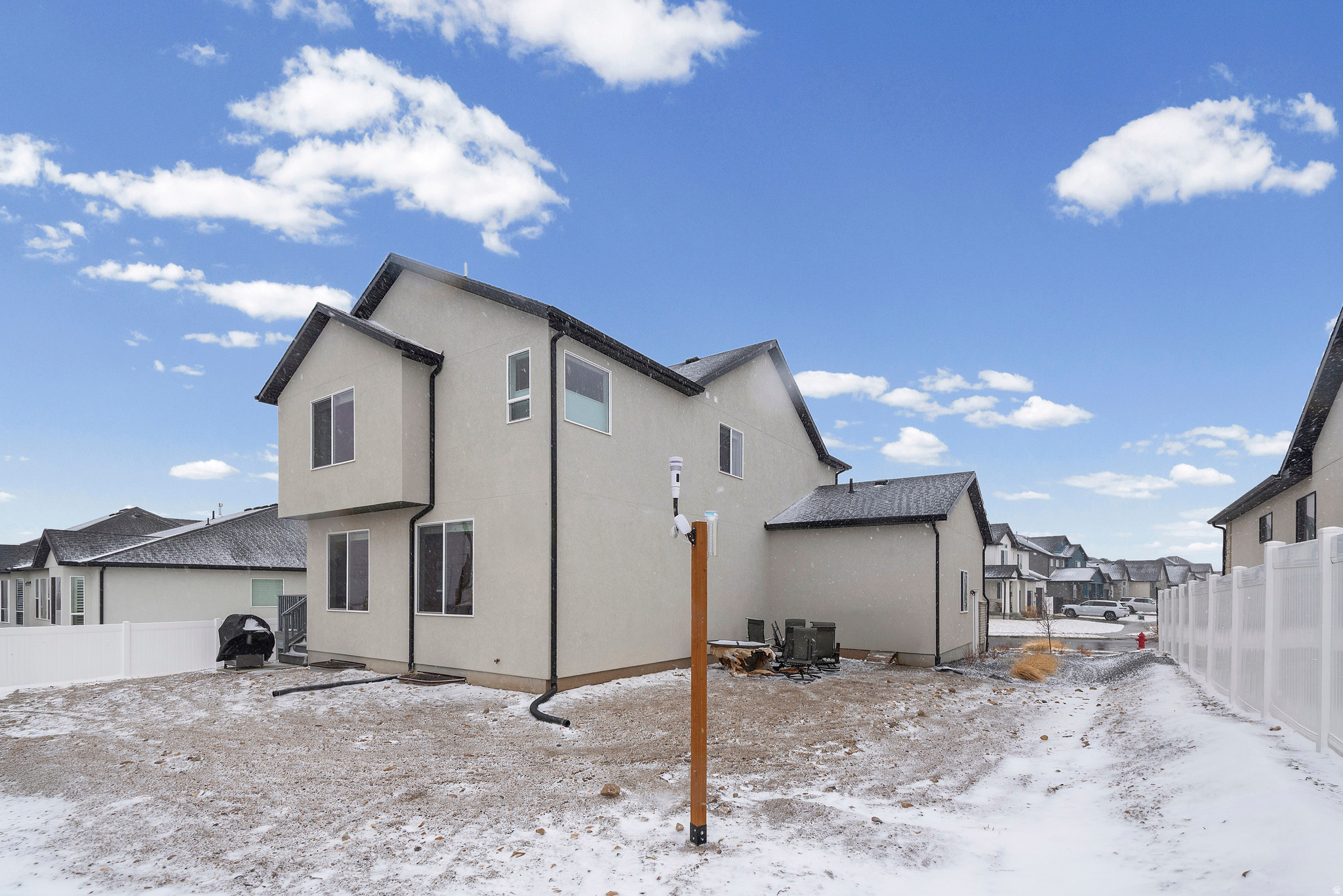 HIDDEN OAKS - Residential