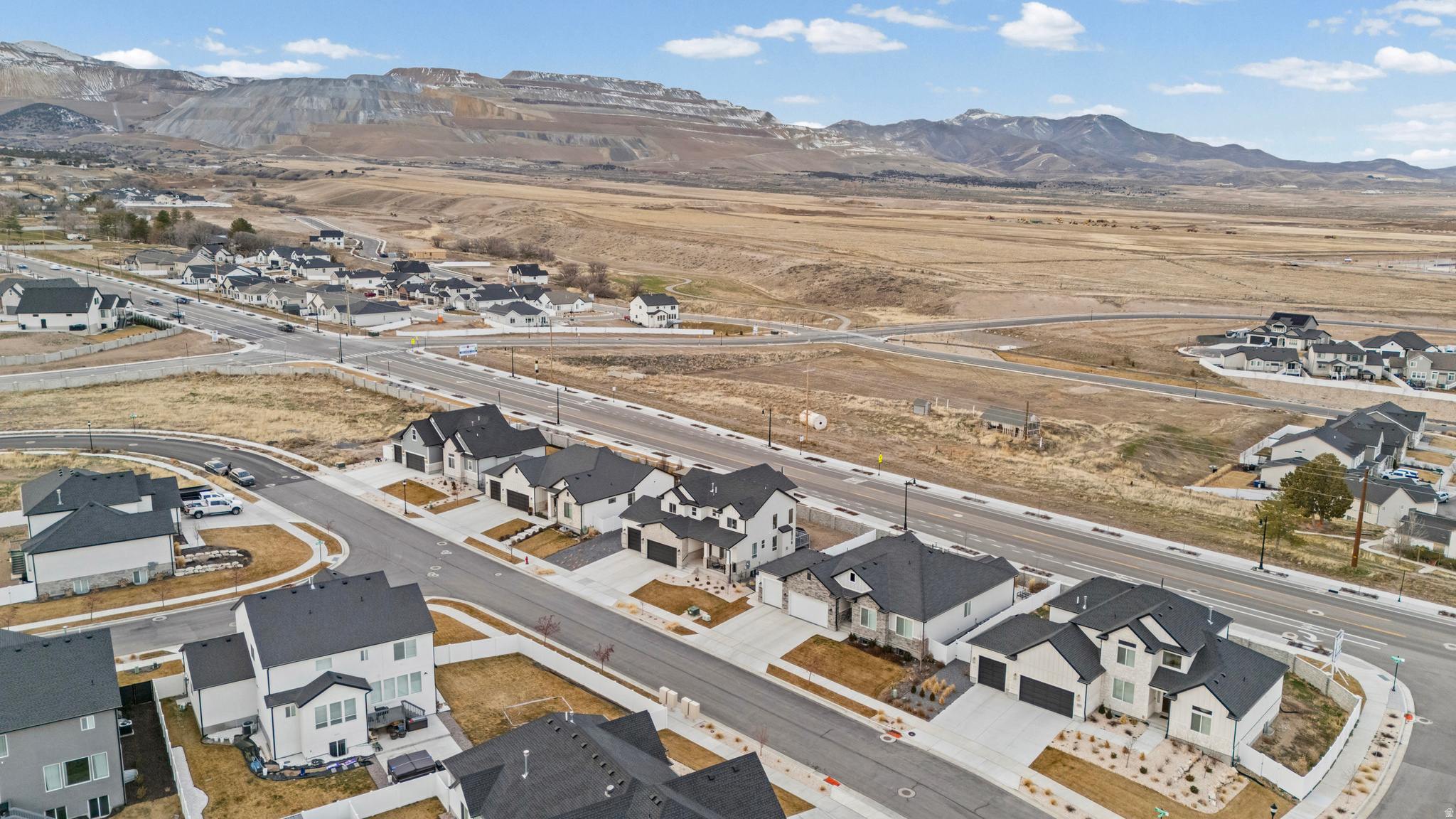 HIDDEN OAKS - Residential