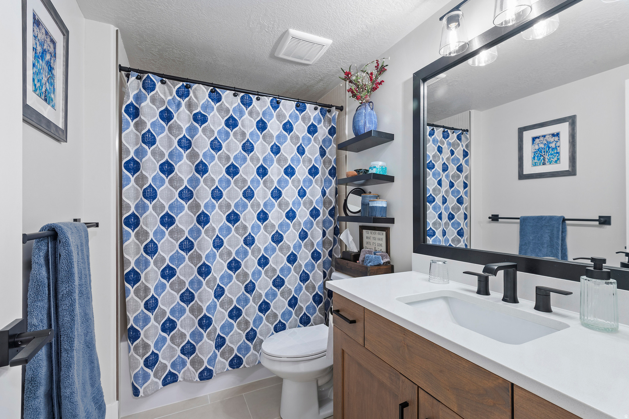 HIDDEN OAKS - Residential