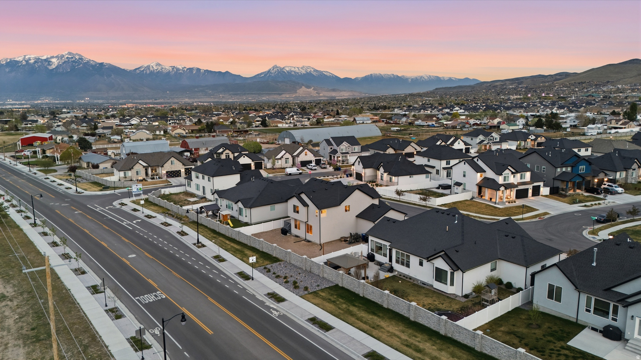HIDDEN OAKS - Residential