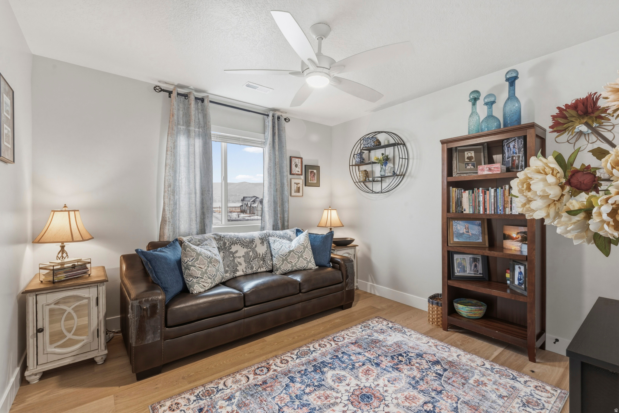 HIDDEN OAKS - Residential