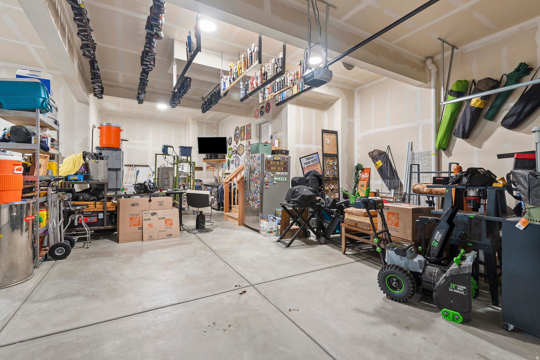 HIDDEN OAKS - Residential