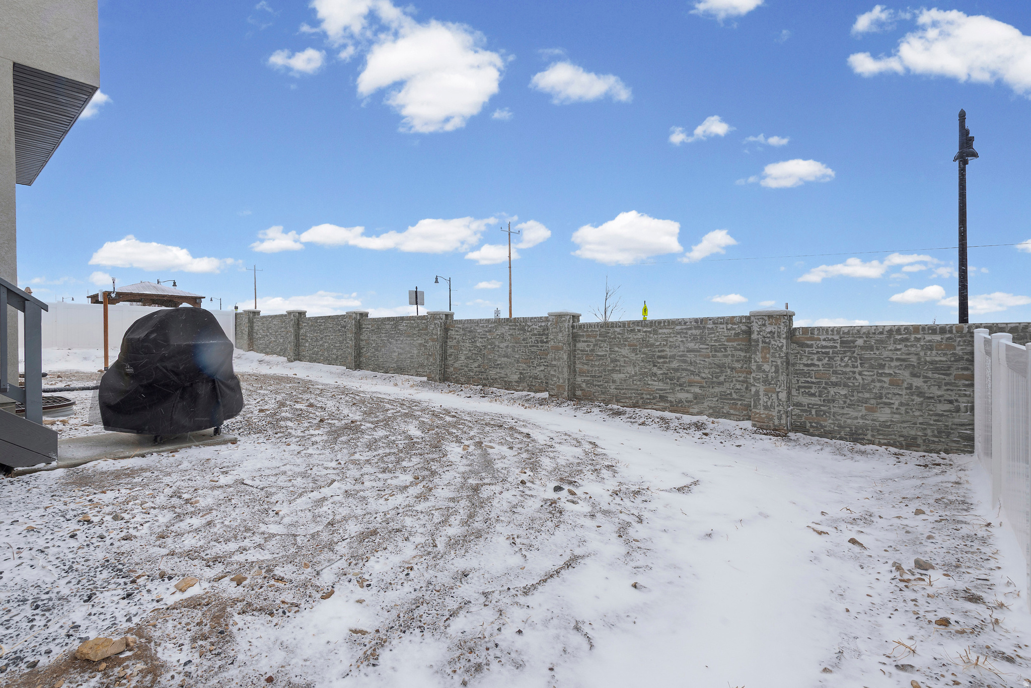 HIDDEN OAKS - Residential