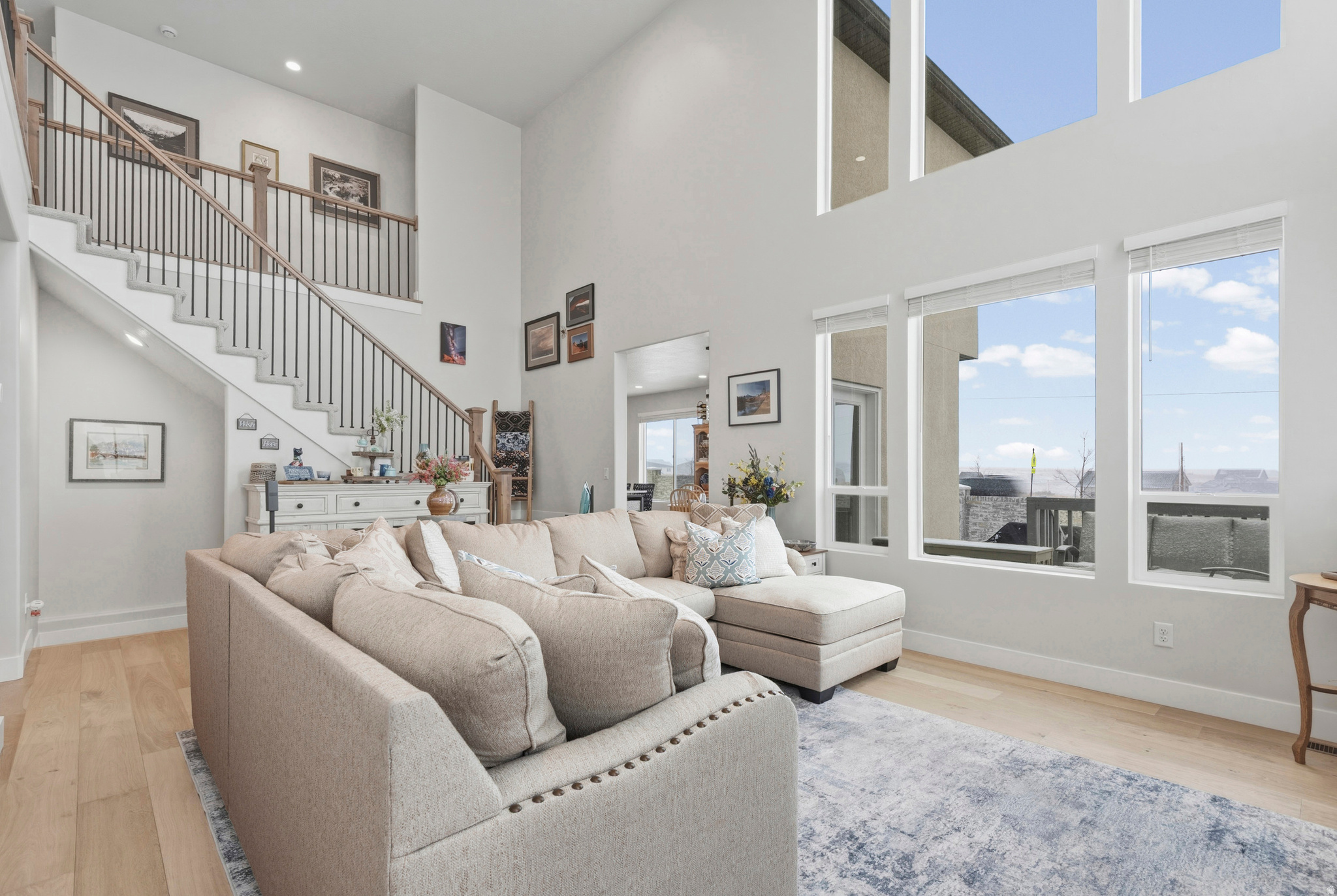 HIDDEN OAKS - Residential