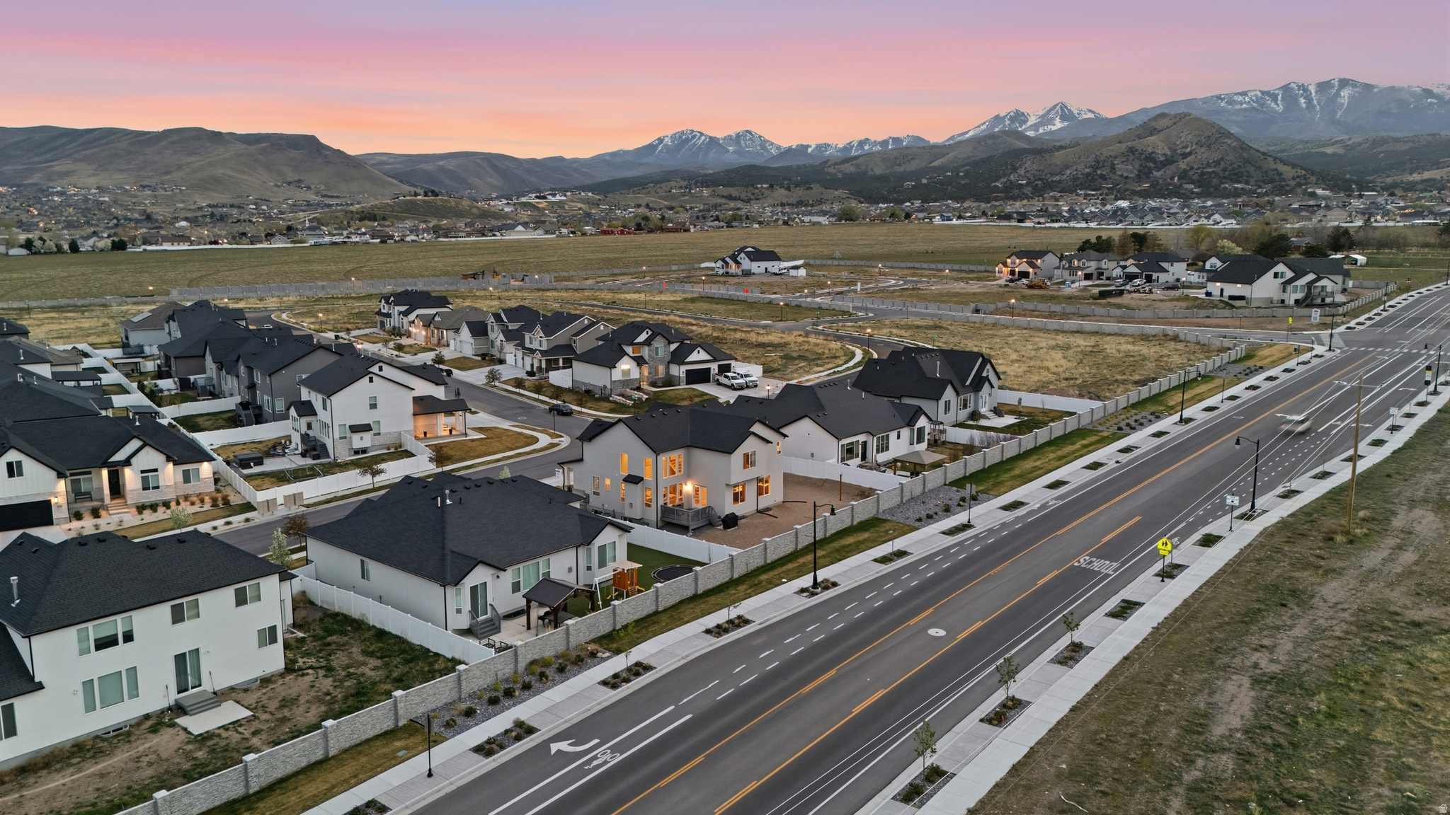 HIDDEN OAKS - Residential