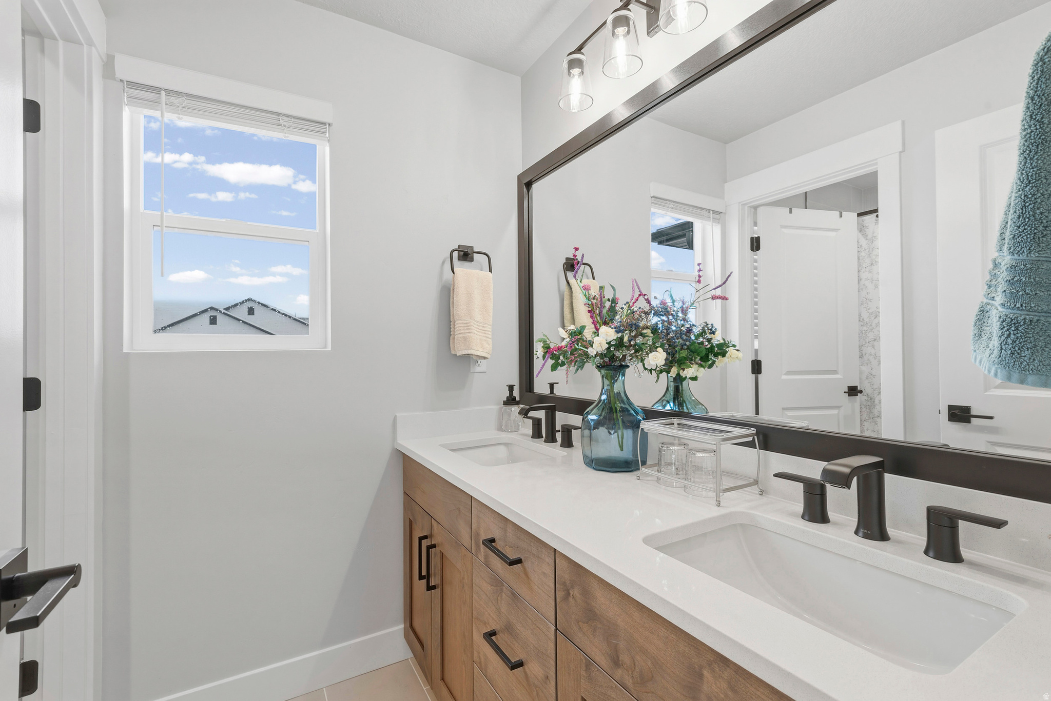 HIDDEN OAKS - Residential