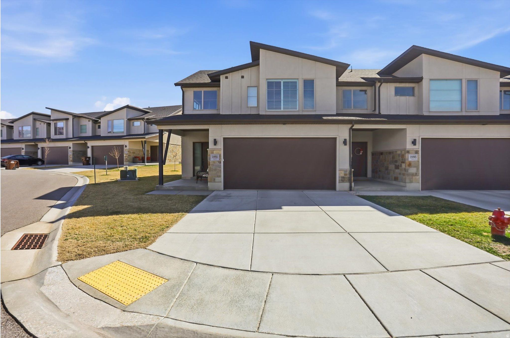 HAWK HAVEN TOWN HOME - Residential