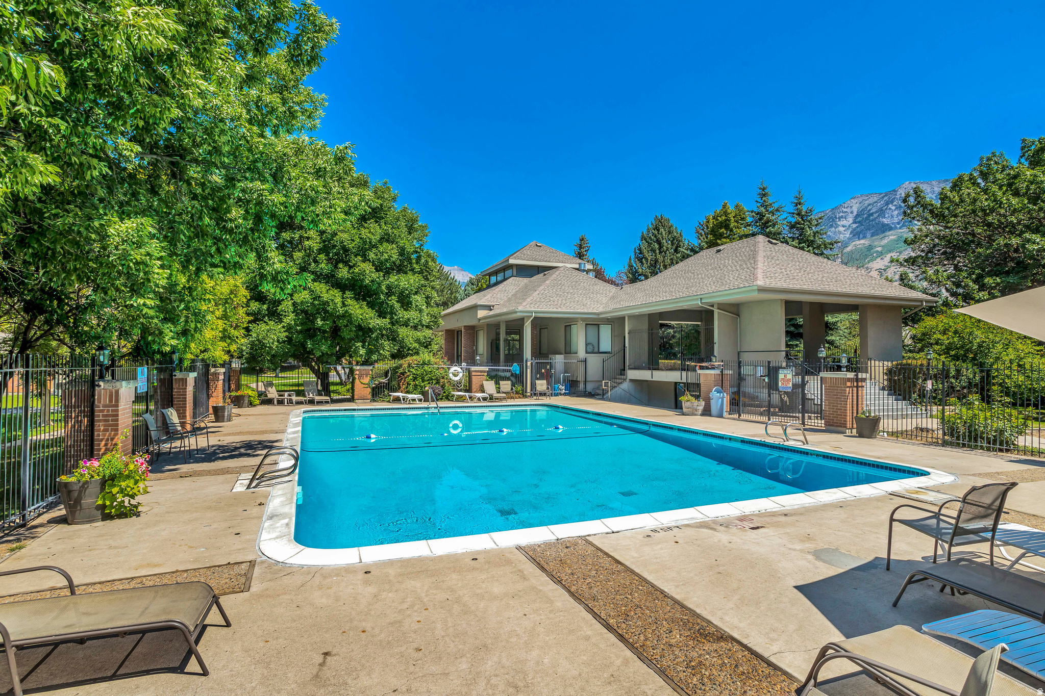 SHADOWBROOK CONDO - Residential
